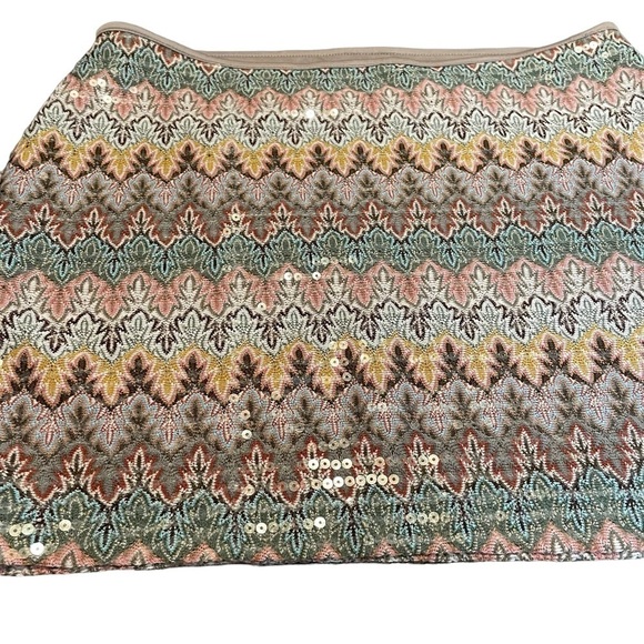 Express Sequin Aztec Print Zig Zag Mini Skirt - Picture 4 of 12